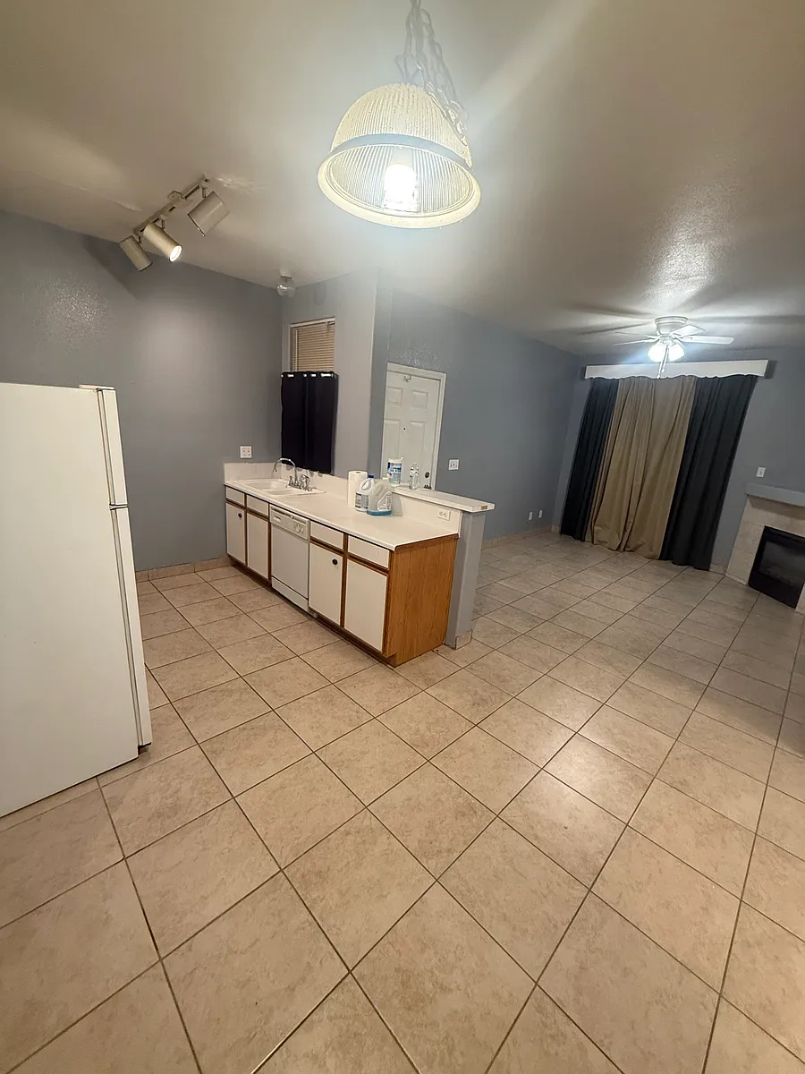 Building Photo - 4960 Harrison Dr #115