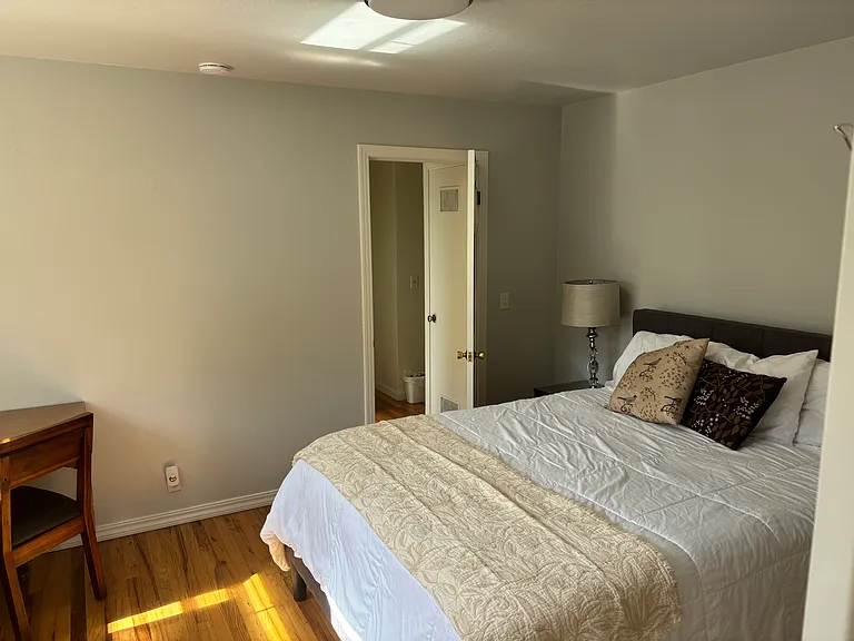 2142 Hodgson St — Photo 2