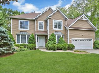 19 Miller Cir, Armonk, NY 10504