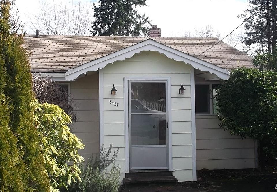 2nd image of 8427 Tacoma Ave S