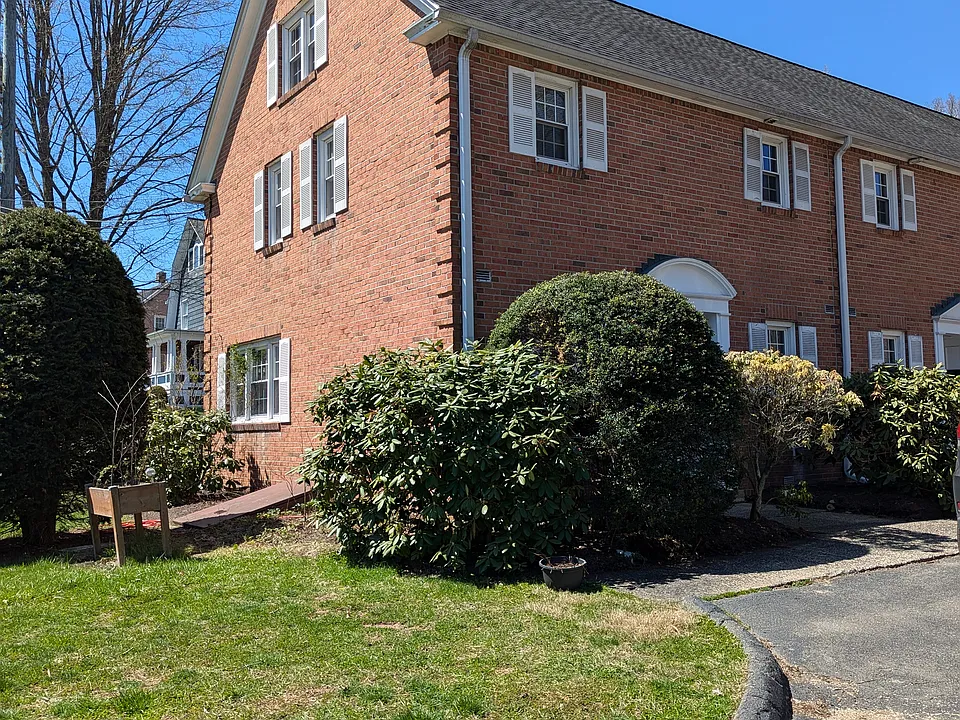 501 Maple Ave