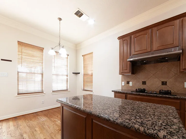 3206 Holly Thicket Dr — Photo 13