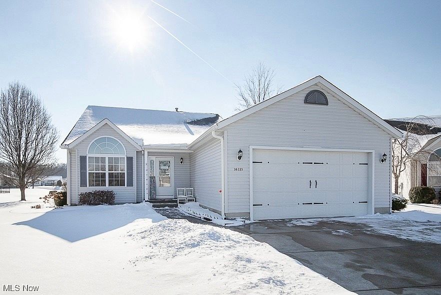 1st image of 38325 Pelican Lake Dr