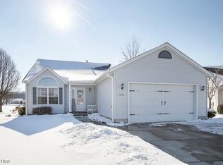 38325 Pelican Lake Dr, North Ridgeville, OH 44039