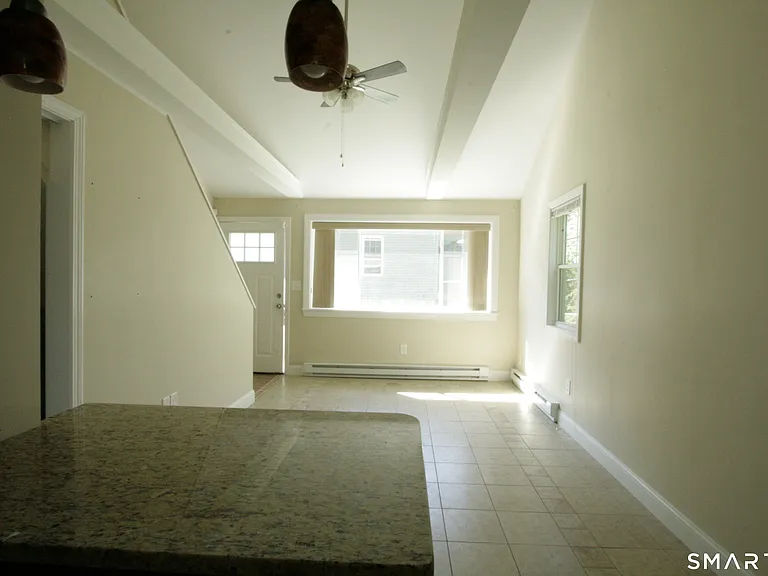 95 E Grand Ave #6 — Photo 3