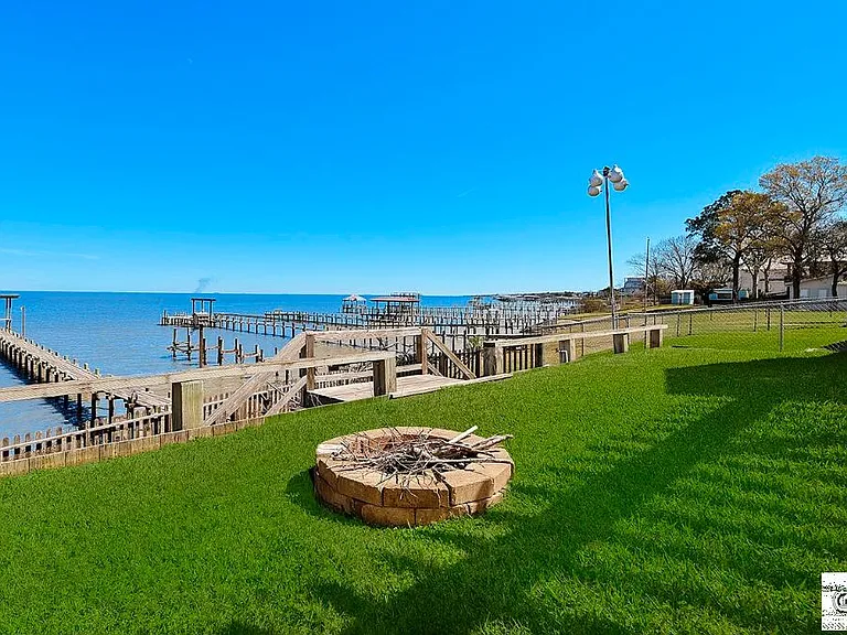 3731 Bayshore Dr — Photo 16