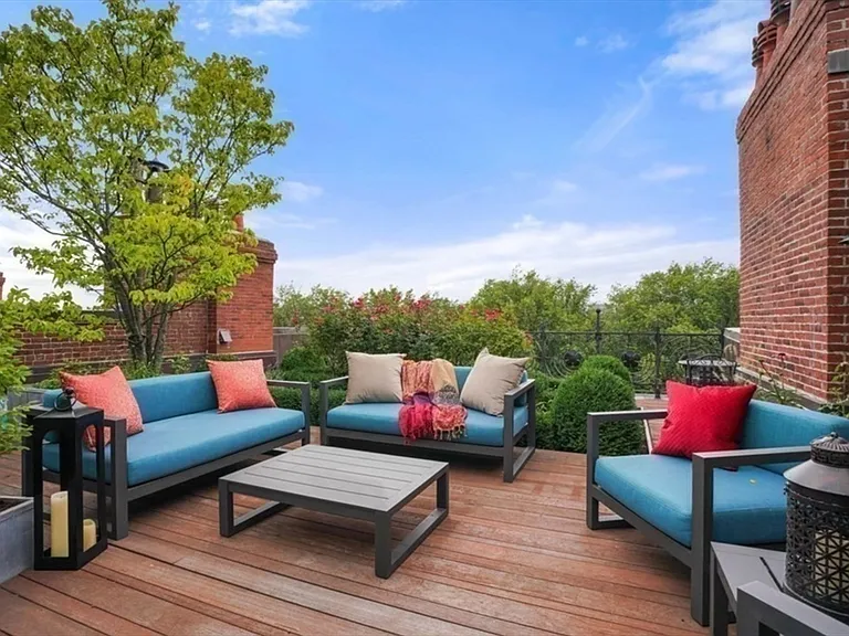 132 Commonwealth Ave #Penthouse 9 — Photo 25