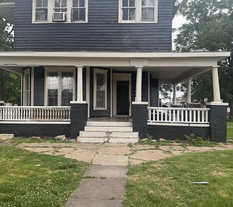 16 W 10th Ave #2