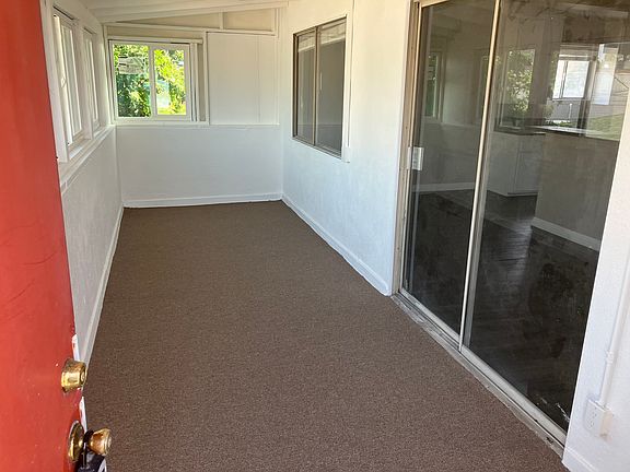 Upstairs enclosed Patio entrance