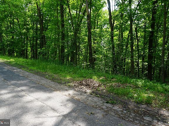 3rd image of 62 Crosby Dr