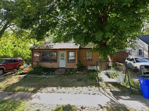 705 S Oakland Ct, Decatur, IL 62522