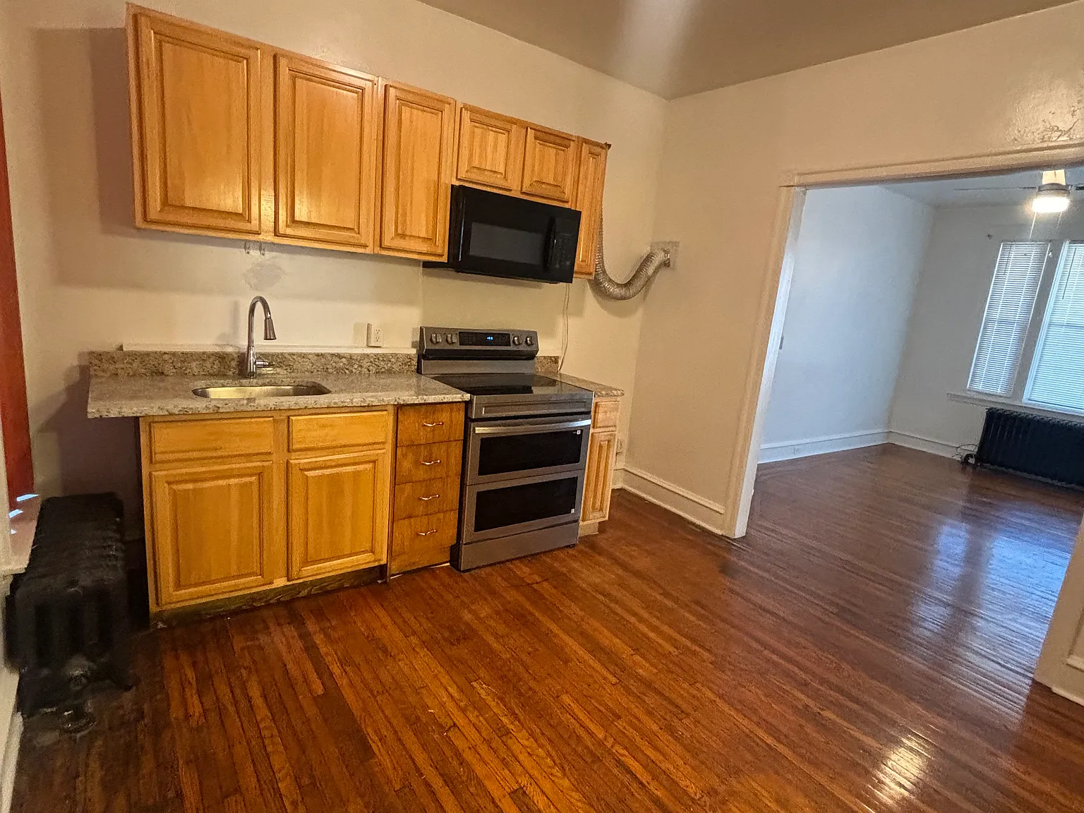 1 bed, 650 sqft, $1,200 — Photo 2