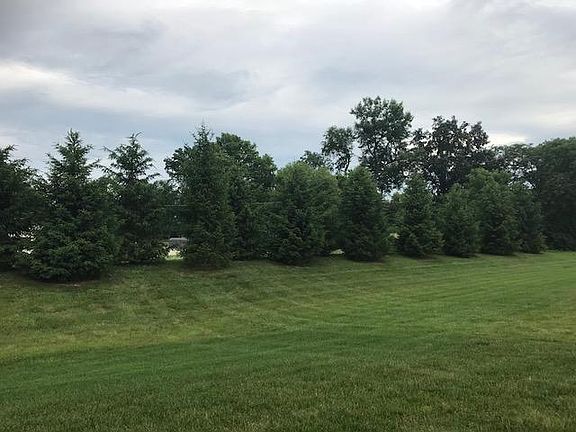5th image of 762 Lambton Cir E