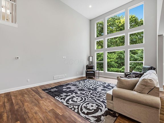 4th image of 10281 Durham Ct