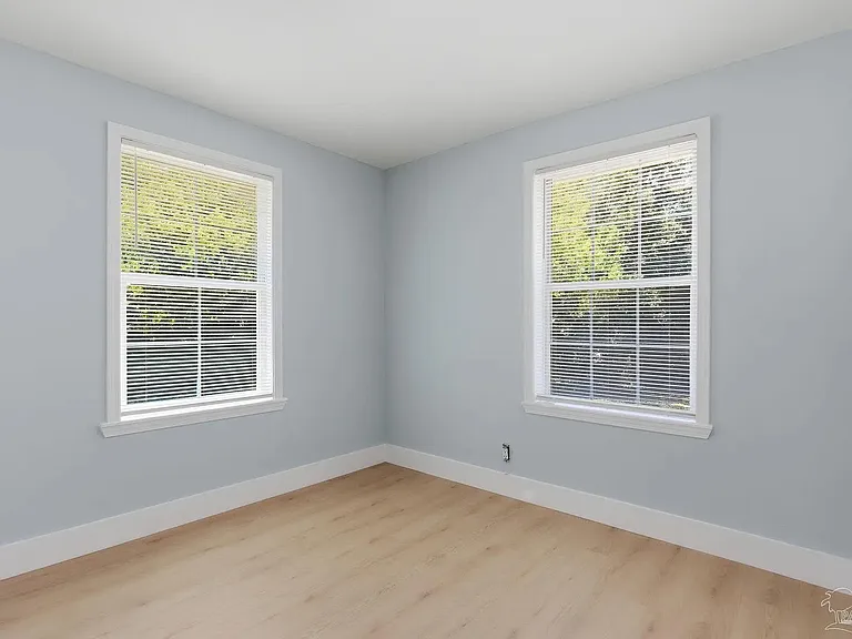 525 Pelham Rd — Photo 12