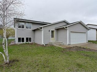 9022 81st St S, Cottage Grove, MN 55016