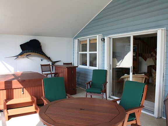 2nd image of 4687 Lakeside Cir