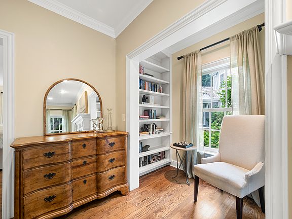 3rd image of 2363 Larkdale Dr