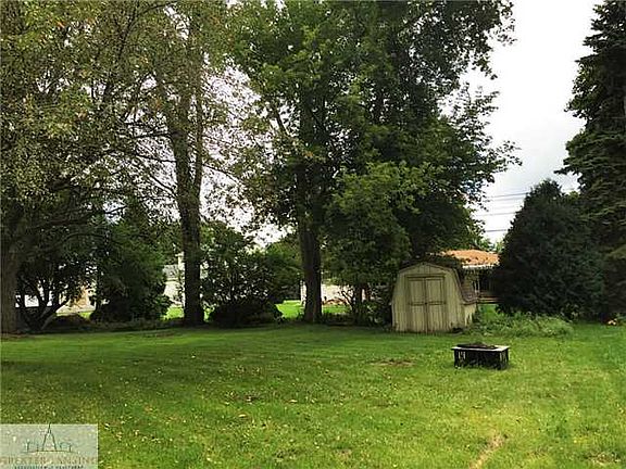 5th image of 8514 Camellia St