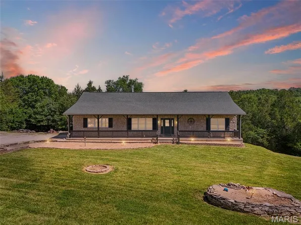 3009 Thompson Rd, De Soto, MO 63020