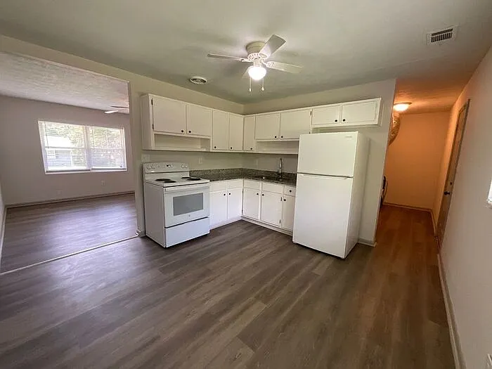 8919 Yarmouth Dr — Photo 7