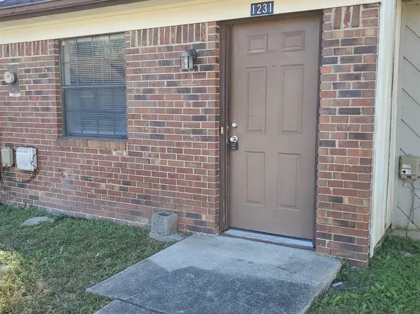 1231 Continental Ct, Tallahassee, FL 32304