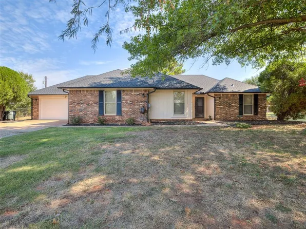 10812 Blue Fox Dr, Edmond, OK 73025