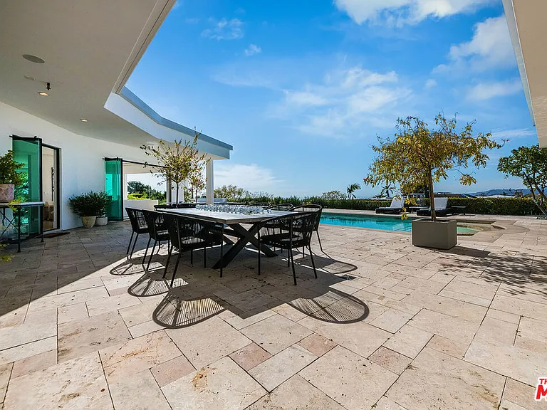580 Chalette Dr — Photo 53