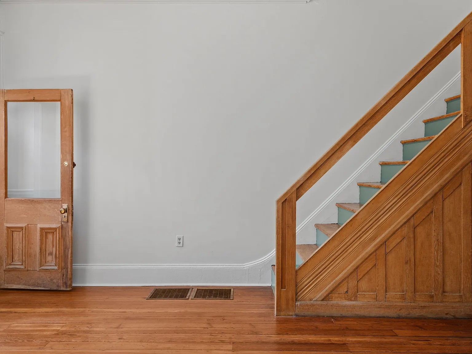 3 bed, 1.5 bath, 1599 sqft, $3,500 — Photo 3