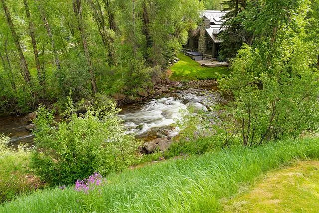 Stunning views up and down the Roaring Fork River.