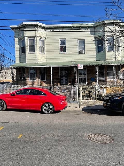 1st image of 4044 Barnes Ave