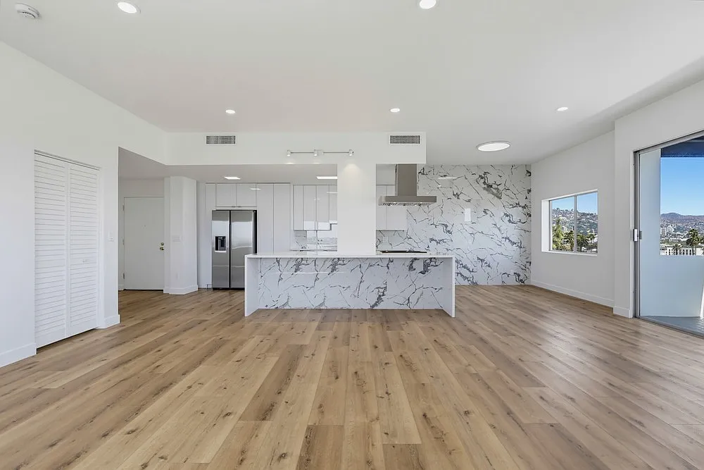 3 bed, 2000 sqft, $11,500 — Photo 3