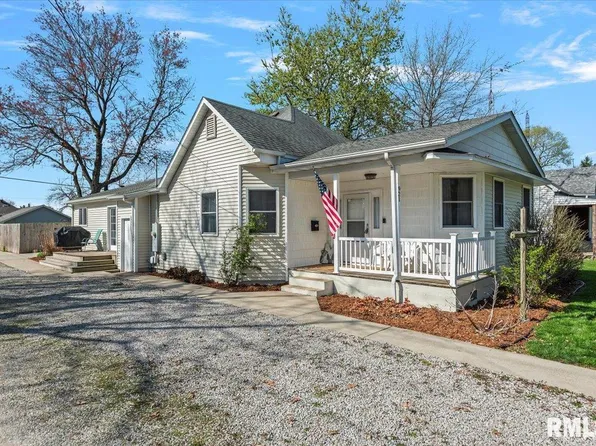 921 W Monroe St, Auburn, IL 62615