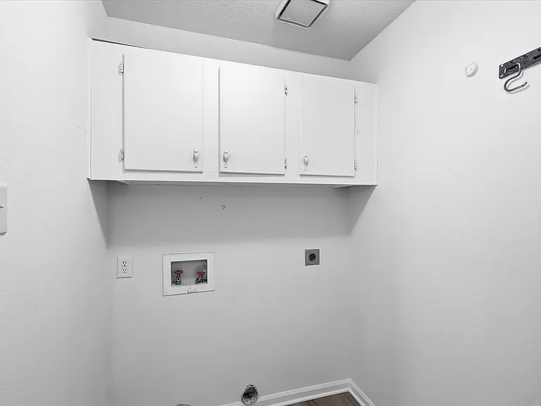 102 Pinyon Ln — Photo 9