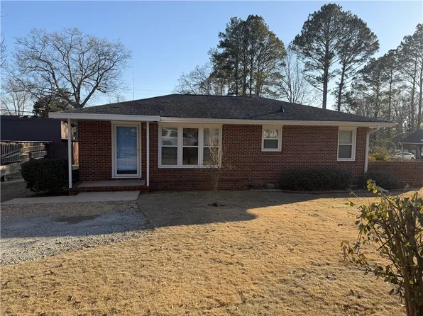 1712 31st St, Valley, AL 36854