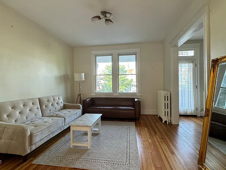 2120 4th St NE — Photo 4