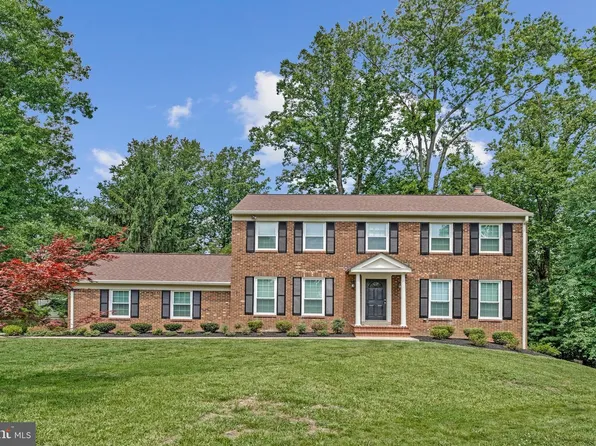 8422 Blevins Way Ct, Vienna, VA 22182