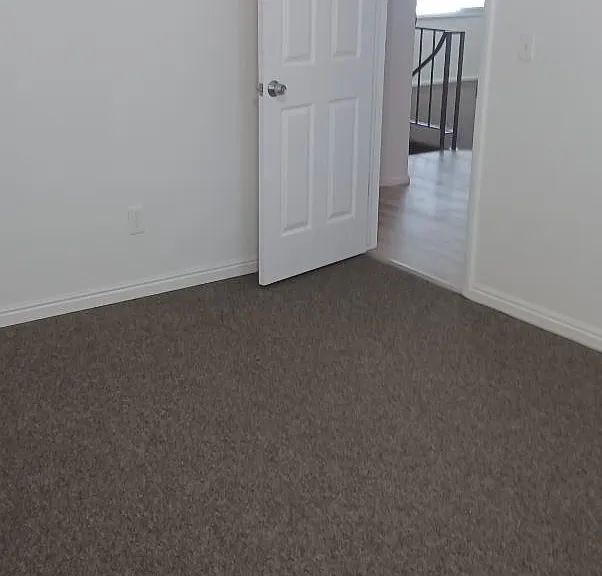 4517 S 950 W — Photo 5