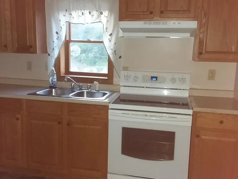 601 Cream Hollow Rd — Photo 3