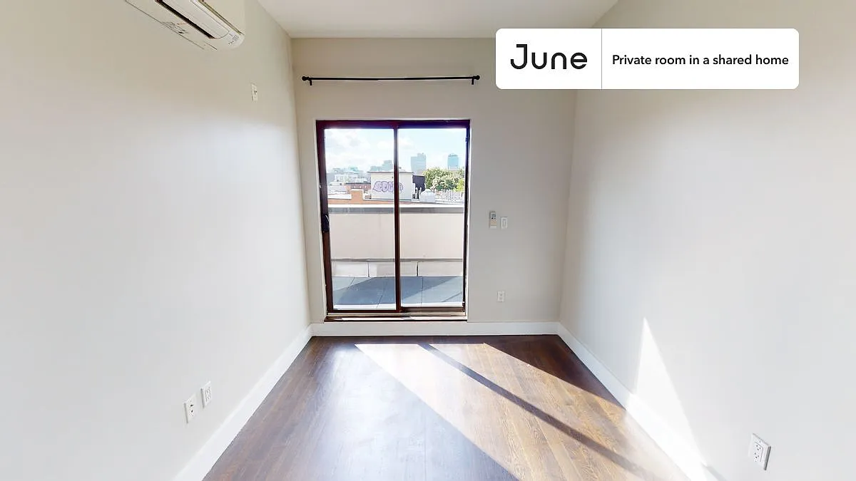 Full bedroom in 4 bed/2 bath home in Bedford-Stuyvesant #1563 C — Photo 2