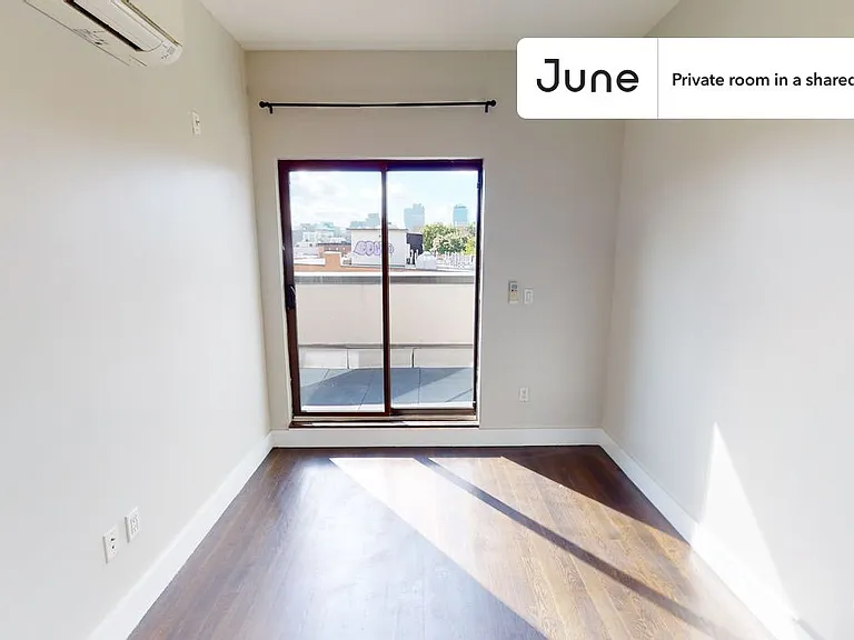 444 Franklin Ave #C — Photo 1