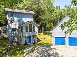 10 Lady Bug Ln, Hope, ME 04847