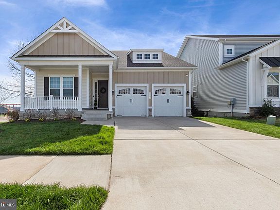 2nd image of 1001 Aspen Rd