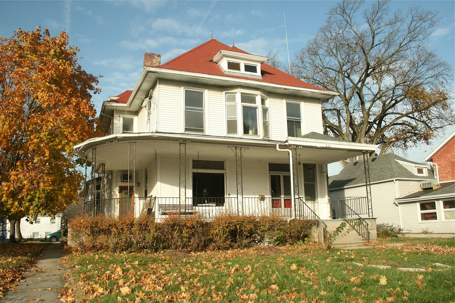 325 N Main St photo 1