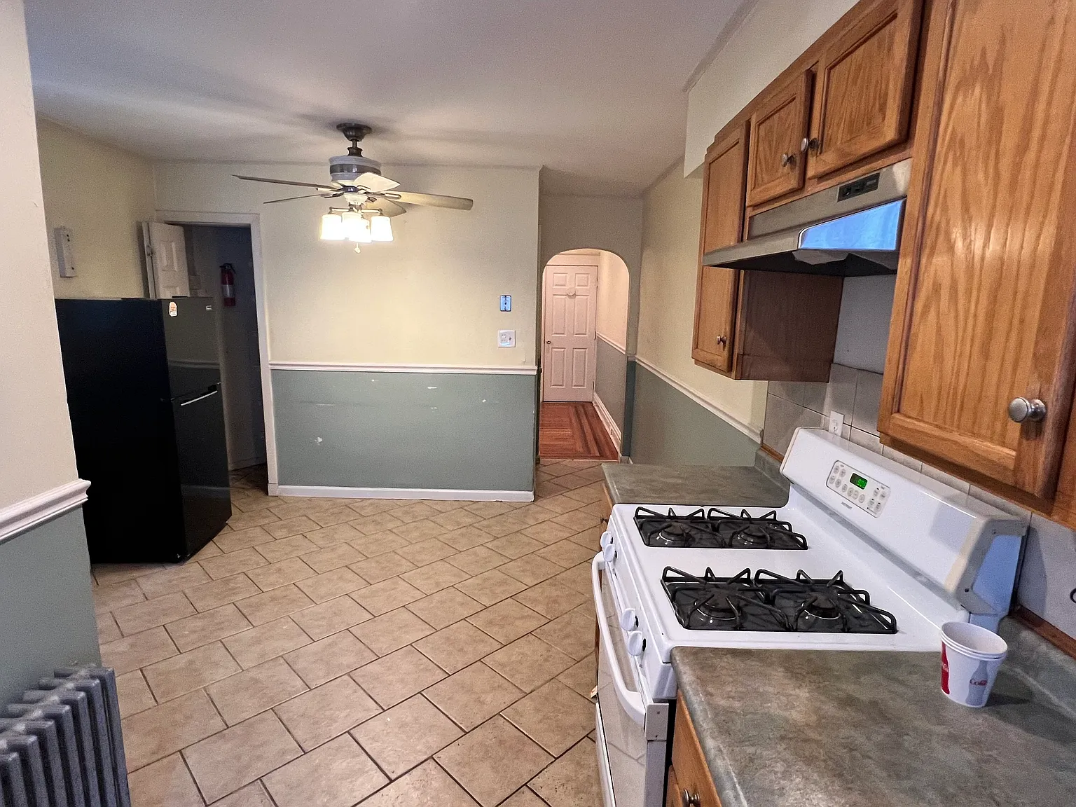 4 bed, 1000 sqft, $2,200 — Photo 3