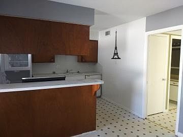 5th image of 216 E Huisache Ave #5