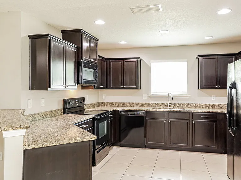 3258 Hidden Meadows Ct — Photo 7