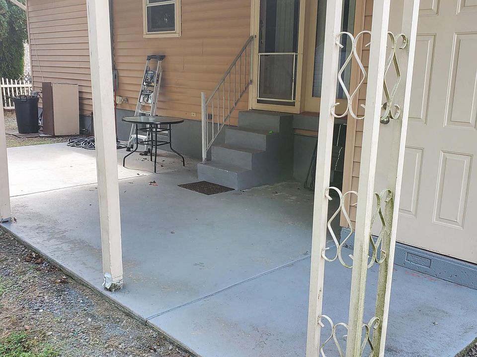 1st image of 117 Mountain Blvd #1