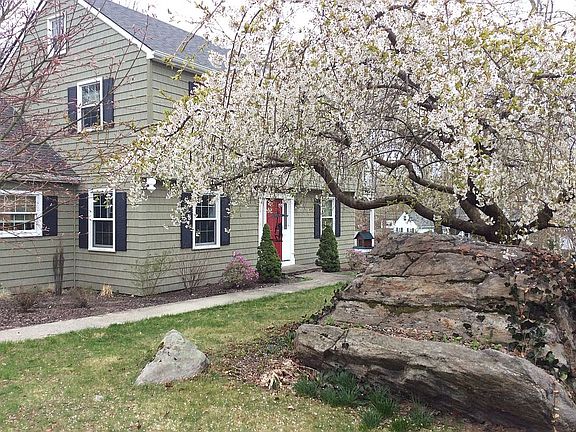 3rd image of 37 Laurel Ln