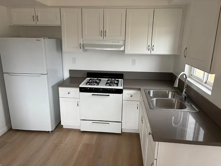1724 Peyton Ave #L — Photo 4